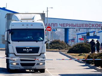 Литва почти в три раза снизила пропуск грузовиков из Калининграда